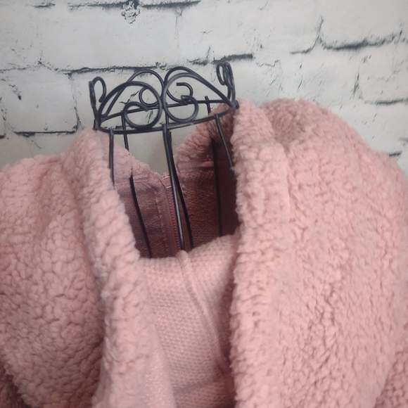 Victoria's Secret PINK Sherpa Hooded Pullover - Picture 12 of 15
